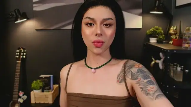 Snapshot of LUNACOCKSLAYER chatting on 10-30-25, 12:01 LUNACOCKSLAYER online show from 10-30-25, 12:01