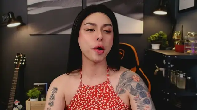 Snapshot of LUNACOCKSLAYER chatting on 11-05-25, 01:33 LUNACOCKSLAYER online show from 11-05-25, 01:33