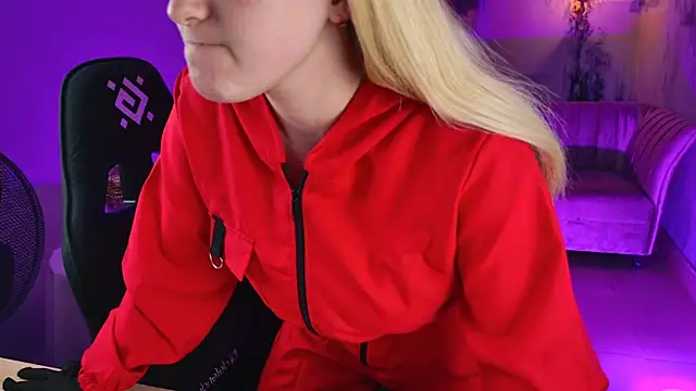 Stef Nicks online show from 09-27-25, 05:12