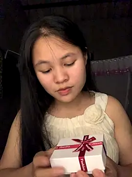 Snapshot of NhuFox chatting on 09-19-25, 01:34 NhuFox online show from 09-19-25, 01:34