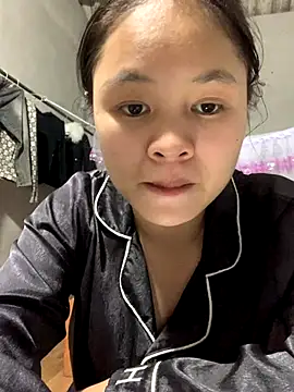 Snapshot of NhuFox chatting on 09-20-25, 01:01 NhuFox online show from 09-20-25, 01:01