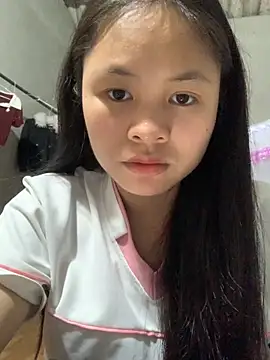 Snapshot of NhuFox chatting on 11-07-25, 12:27 NhuFox online show from 11-07-25, 12:27