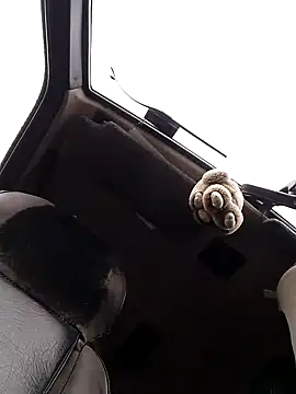 Snapshot of N_i_k_o_l_a_u chatting on 11-01-25, 09:22 N i k o l a u online show from 11-01-25, 09:22