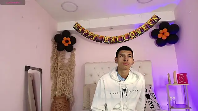 AmelieAndAce online show from 10-29-25, 12:51