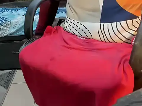 Snapshot of LUSTFULmistressxx chatting on 03-10-26, 12:32 LUSTFULmistressxx online show from 03-10-26, 12:32