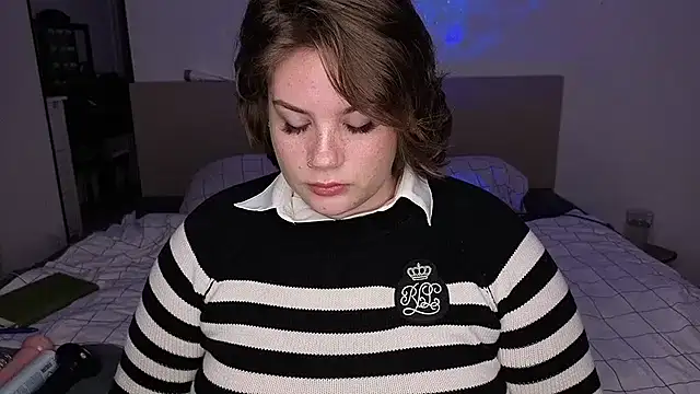 Snapshot of MaeNoir chatting on 10-10-25, 06:51 MaeNoir online show from 10-10-25, 06:51