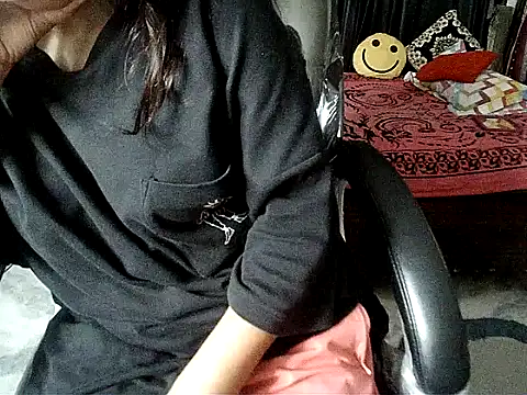 Snapshot of Anaconda-Mall chatting on 10-04-25, 04:05 Anaconda-Mall online show from 10-04-25, 04:05