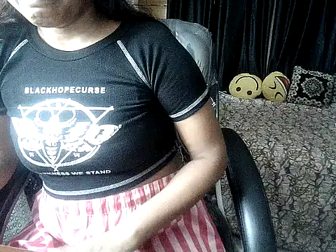 Snapshot of Anaconda-Mall chatting on 10-26-25, 03:51 Anaconda-Mall online show from 10-26-25, 03:51