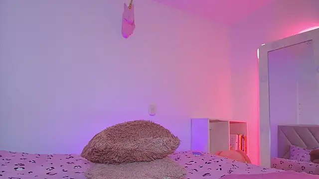 emy colee  online show from 02-05-26, 04:28