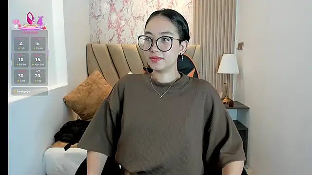 Snapshot of Yuna__Min chatting on 09-26-25, 12:42 Yuna Min online show from 09-26-25, 12:42