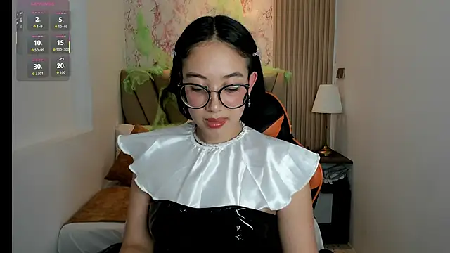 Snapshot of Yuna__Min chatting on 10-24-25, 08:27 Yuna Min online show from 10-24-25, 08:27