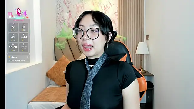 Snapshot of Yuna__Min chatting on 10-31-25, 01:12 Yuna Min online show from 10-31-25, 01:12