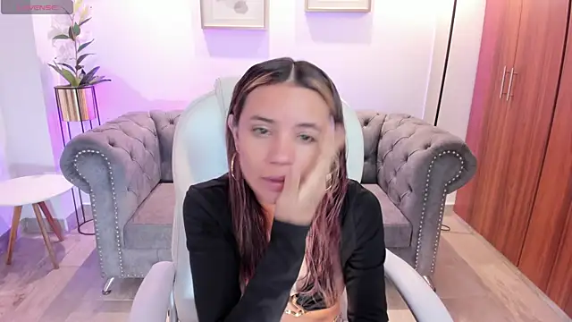 Snapshot of Celestee_rain chatting on 09-13-25, 11:10 Celestee rain online show from 09-13-25, 11:10