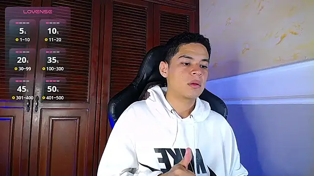 Snapshot of edy_play chatting on 09-22-25, 04:36 edy play online show from 09-22-25, 04:36