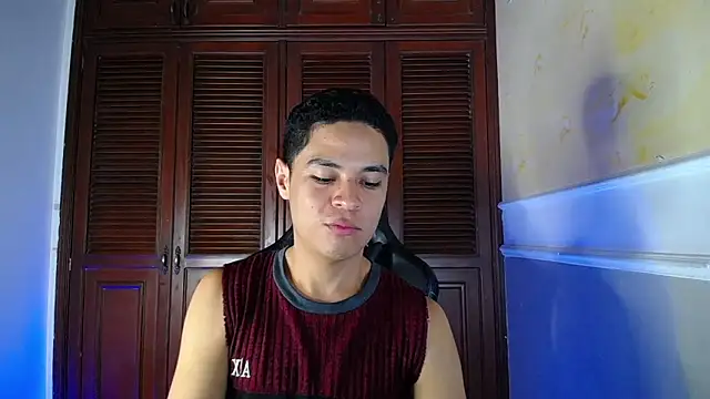 Snapshot of edy_play chatting on 09-23-25, 02:14 edy play online show from 09-23-25, 02:14