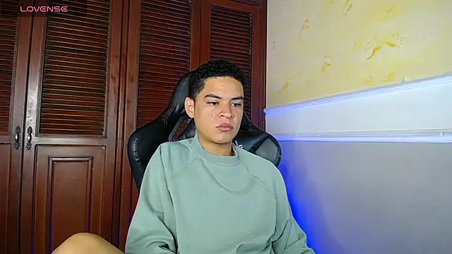 Snapshot of edy_play chatting on 10-09-25, 01:36 edy play online show from 10-09-25, 01:36