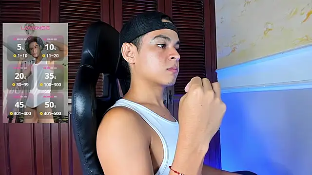 Snapshot of edy_play chatting on 10-17-25, 03:53 edy play online show from 10-17-25, 03:53