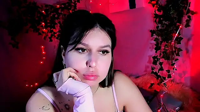Snapshot of ChloeRicc chatting on 02-21-26, 07:48 ChloeRicc online show from 02-21-26, 07:48