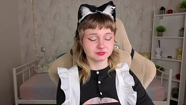 Tori Cutie online show from 05-03-26, 12:05