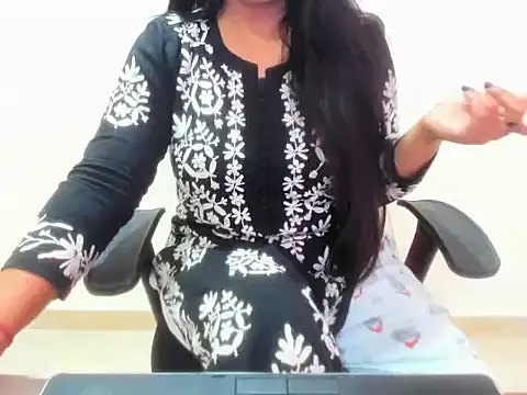 Hina Chaudhary online show from 03-12-26, 05:24