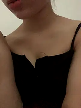 Snapshot of Nguyenha11 chatting on 10-06-25, 08:23 Nguyenha11 online show from 10-06-25, 08:23