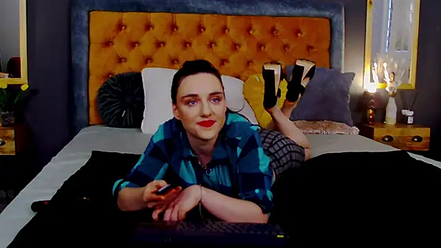 Snapshot of Jessica_White_ chatting on 04-14-26, 04:29 Jessica White online show from 04-14-26, 04:29
