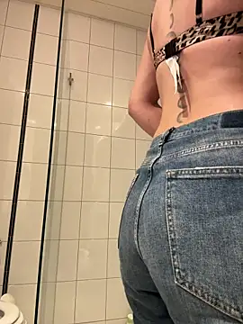 IsabellaEtha online show from 10-21-25, 10:49