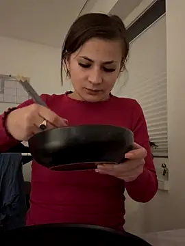 IsabellaEtha online show from 10-26-25, 10:25