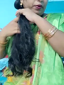 Snapshot of yelmaji91 chatting on 10-18-25, 05:43 yelmaji91 online show from 10-18-25, 05:43