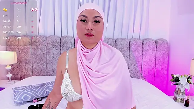 azaharaaa  online show from 05-02-26, 11:37