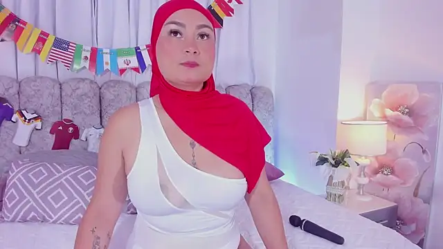 azaharaaa  online show from 06-19-26, 11:47