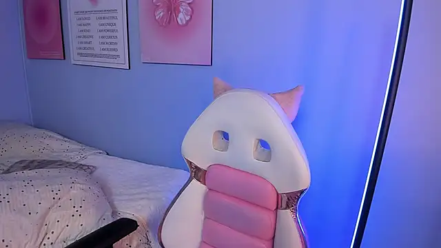 Hannahpage online show from 03-25-26, 12:33