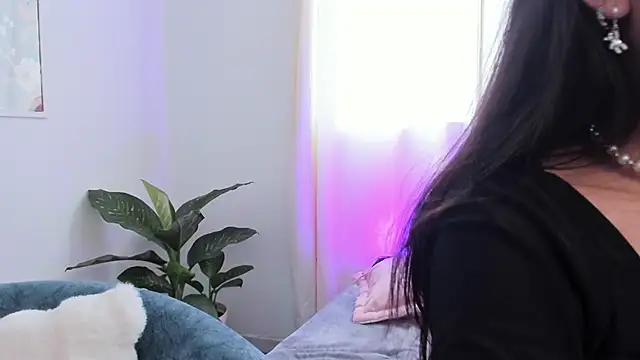 canelleGarces online show from 11-03-25, 05:47