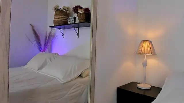 AlessiaValmont online show from 09-20-25, 08:54