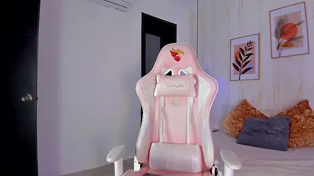 Ayleen Dunkan online show from 11-30-25, 01:04