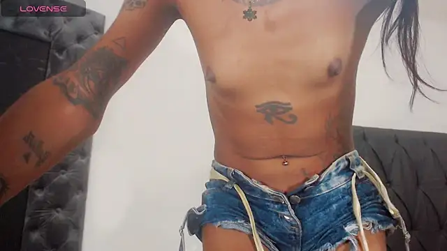 Snapshot of deborahotts chatting on 12-05-25, 03:41 deborahotts online show from 12-05-25, 03:41