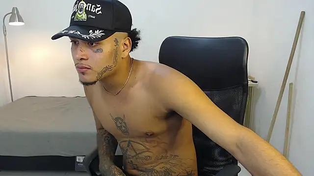 crow black00 online show from 09-18-25, 02:57