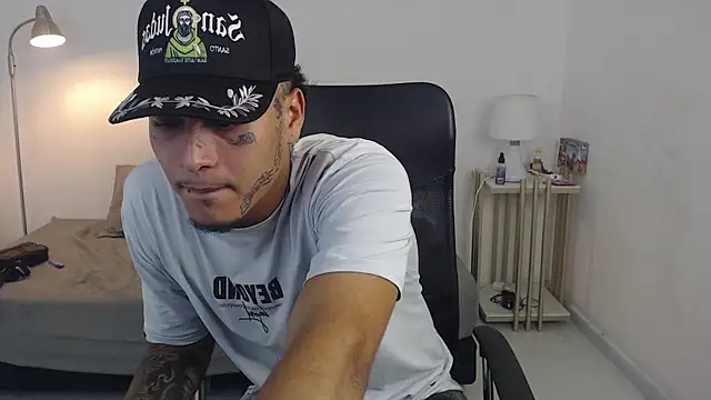 crow black00 online show from 09-24-25, 04:05