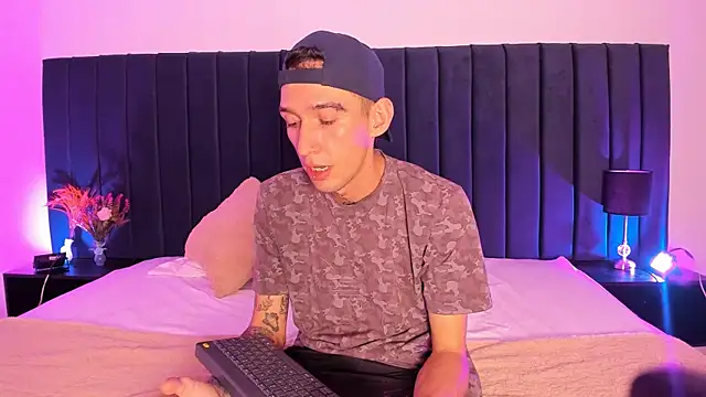 dominik thompson777 online show from 09-29-25, 05:23