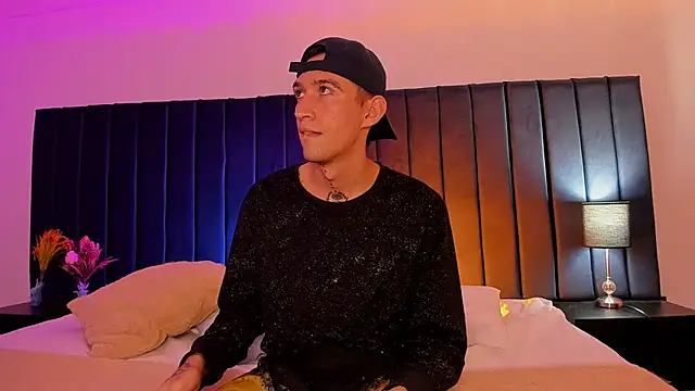 dominik thompson777 online show from 10-04-25, 03:26