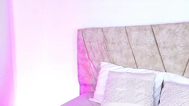 Snapshot of ScarlettLuxe chatting on 10-03-25, 08:39 ScarlettLuxe online show from 10-03-25, 08:39