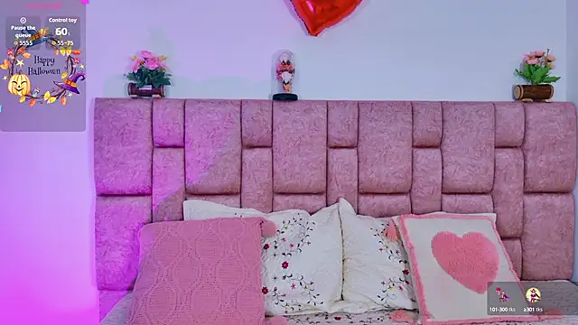 Snapshot of ScarlettLuxe chatting on 10-18-25, 01:01 ScarlettLuxe online show from 10-18-25, 01:01