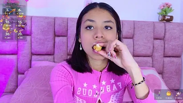 Snapshot of ScarlettLuxe chatting on 10-26-25, 09:53 ScarlettLuxe online show from 10-26-25, 09:53