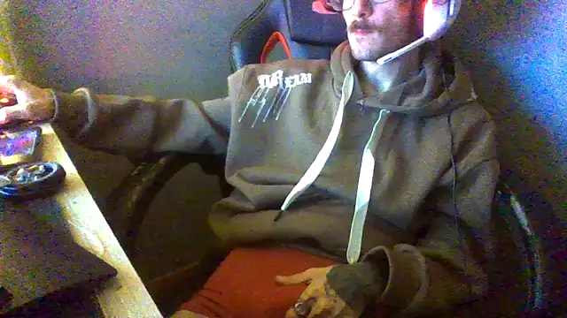 Dikklauss online show from 10-19-25, 10:32