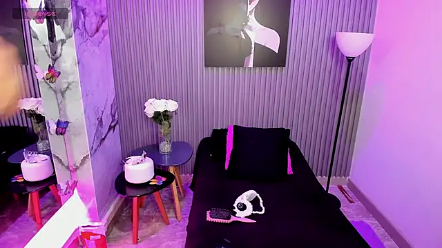 CloeyMiller online show from 11-03-25, 04:19