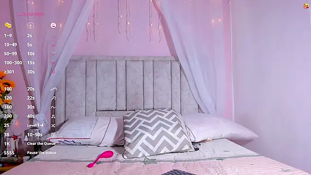 Snapshot of Rachellcooperrr chatting on 09-16-25, 06:36 Rachellcooperrr online show from 09-16-25, 06:36