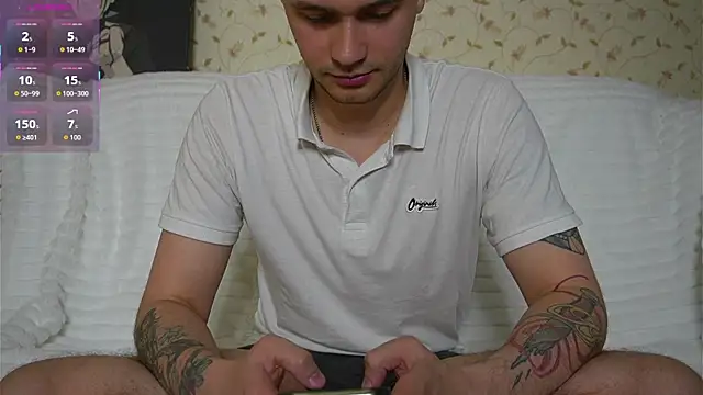 Snapshot of johnstoneisland chatting on 04-22-26, 06:53 johnstoneisland online show from 04-22-26, 06:53