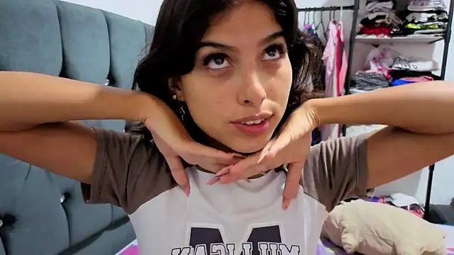 Snapshot of nina_sky chatting on 11-05-25, 01:38 nina sky online show from 11-05-25, 01:38