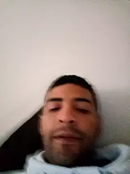 Snapshot of johan77esteban chatting on 02-12-26, 08:37 johan77esteban online show from 02-12-26, 08:37