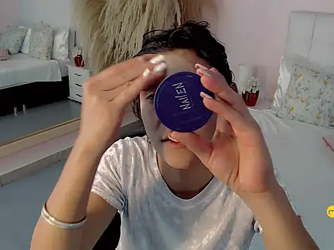 nathalialoes1 online show from 10-04-25, 07:12